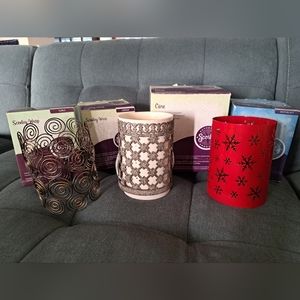 Scentsy white core full size wax warmer including 3 Scentsy wraps.